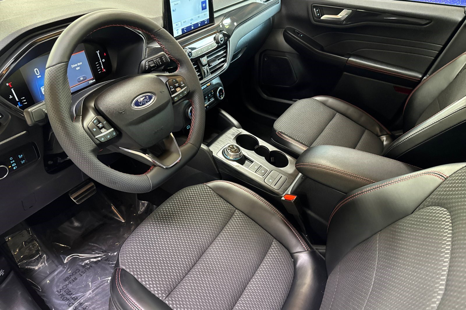 2023 Ford Escape ST-Line photo 3