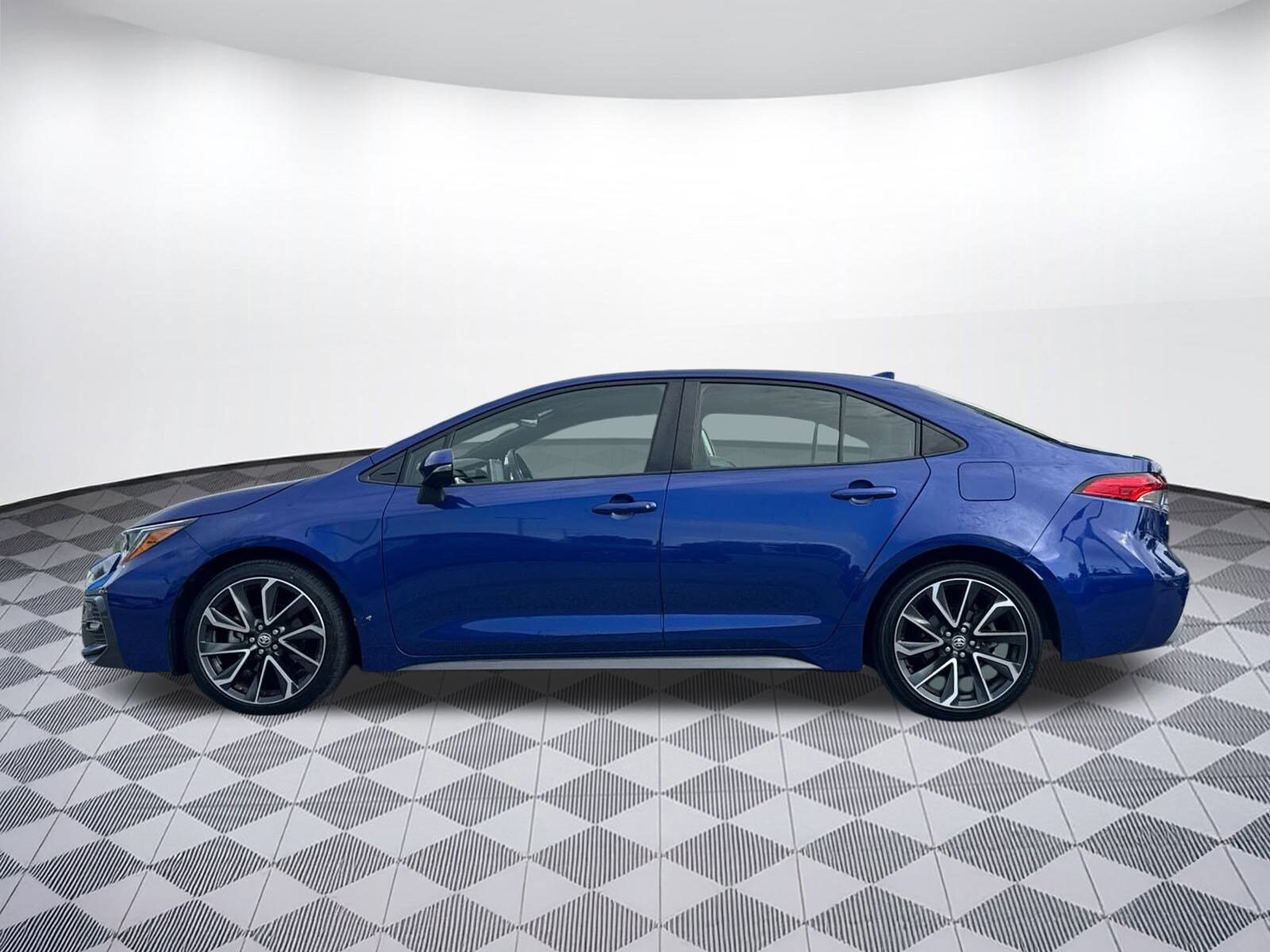 2020 Toyota Corolla SE photo 2