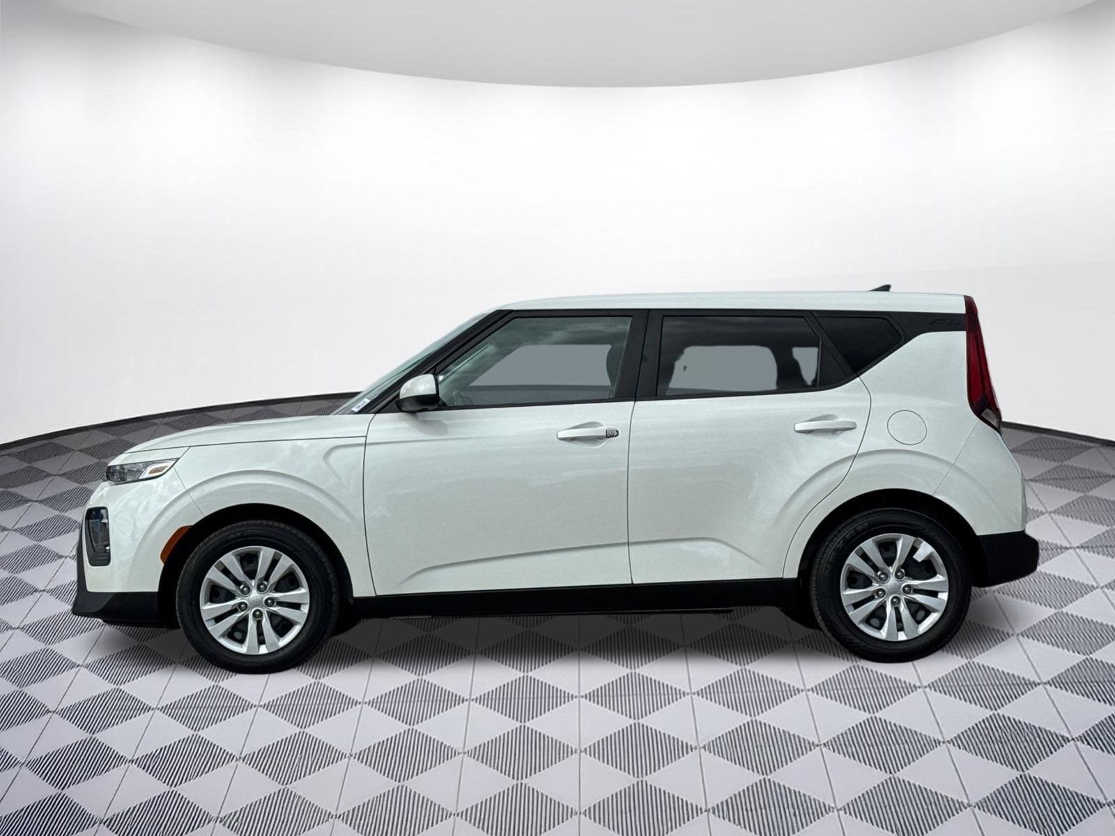 2020 Kia Soul LX photo 2