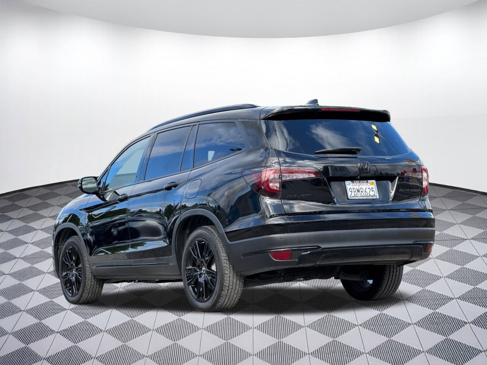 2022 Honda Pilot Black Edition photo 3