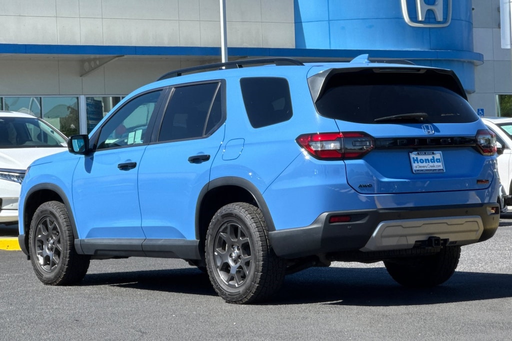 Used 2025 Honda Pilot TrailSport SUV