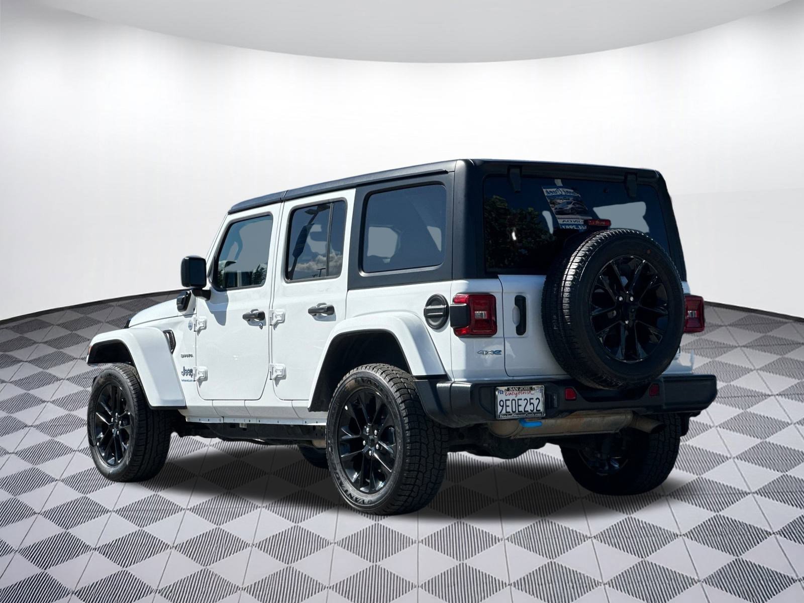 2023 Jeep Wrangler 4xe Sahara photo 3