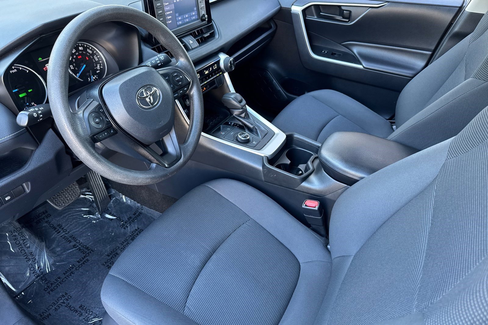 2019 Toyota RAV4 Hybrid LE photo 4