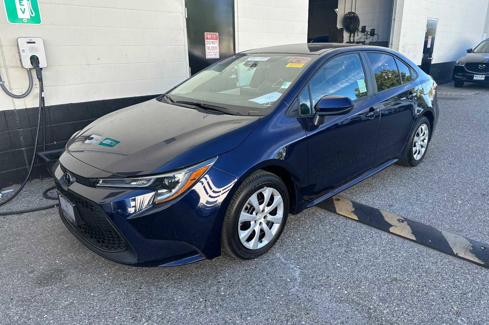 Used 2022 Toyota Corolla LE with VIN 5YFEPMAE7NP279463 for sale in San Jose, CA