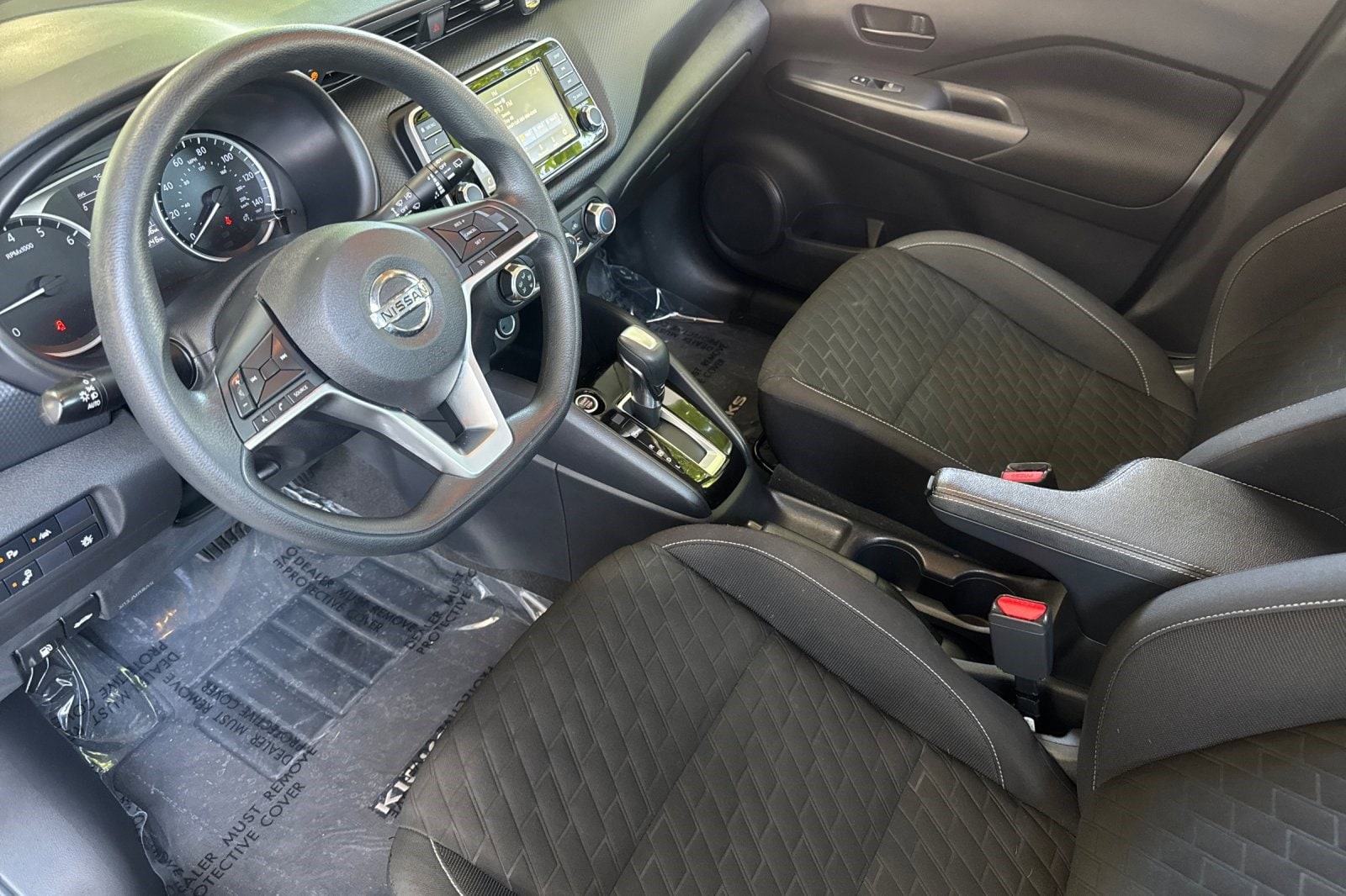 Kicks S SUV