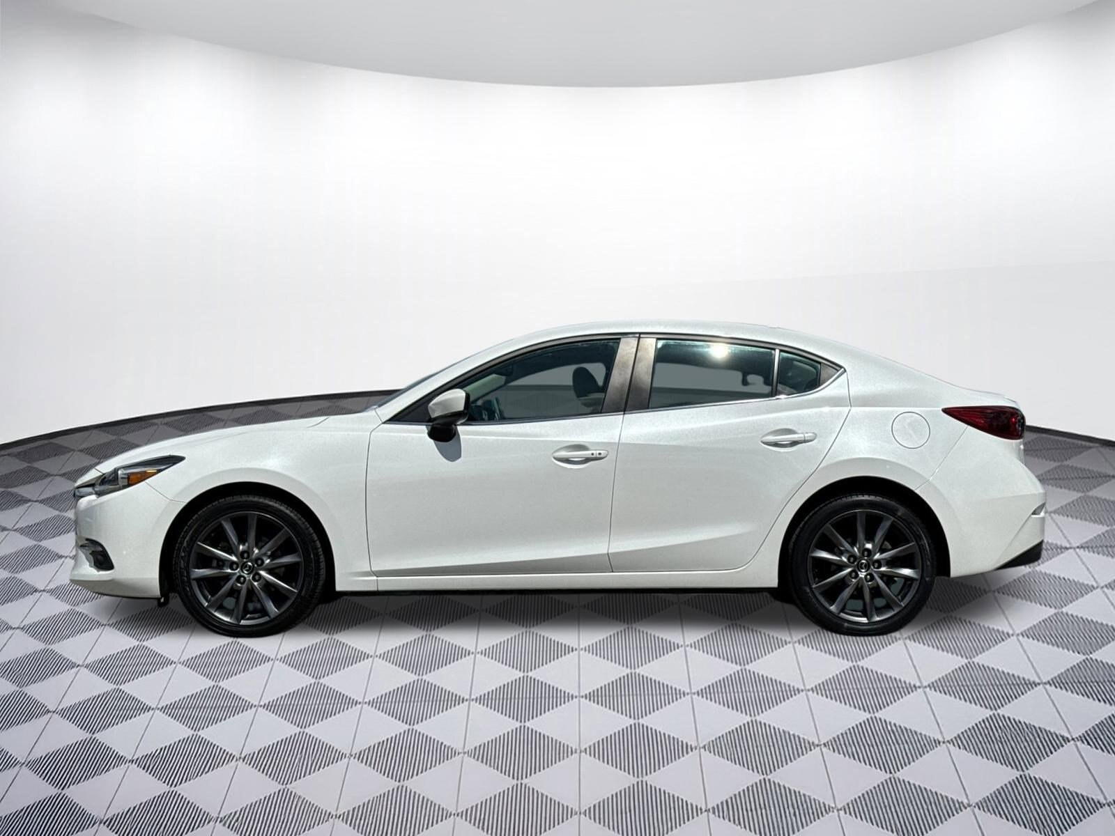 2018 Mazda Mazda3 Grand Touring photo 2