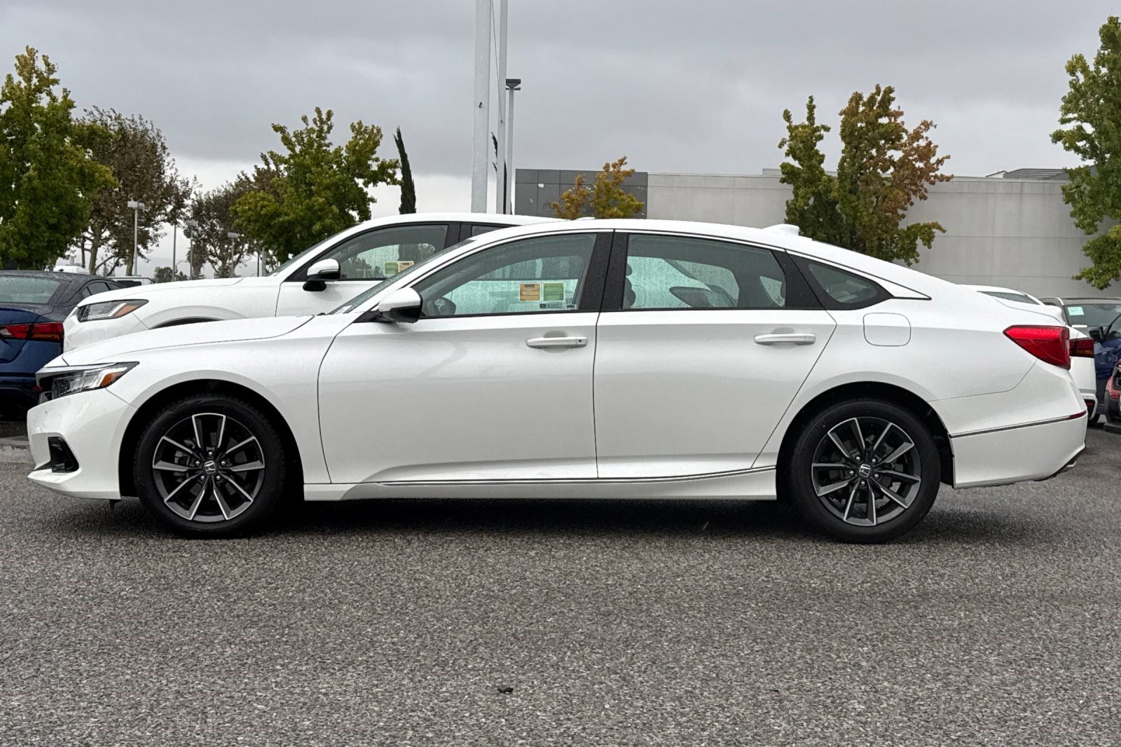 2021 Honda Accord EX-L 1.5T photo 2