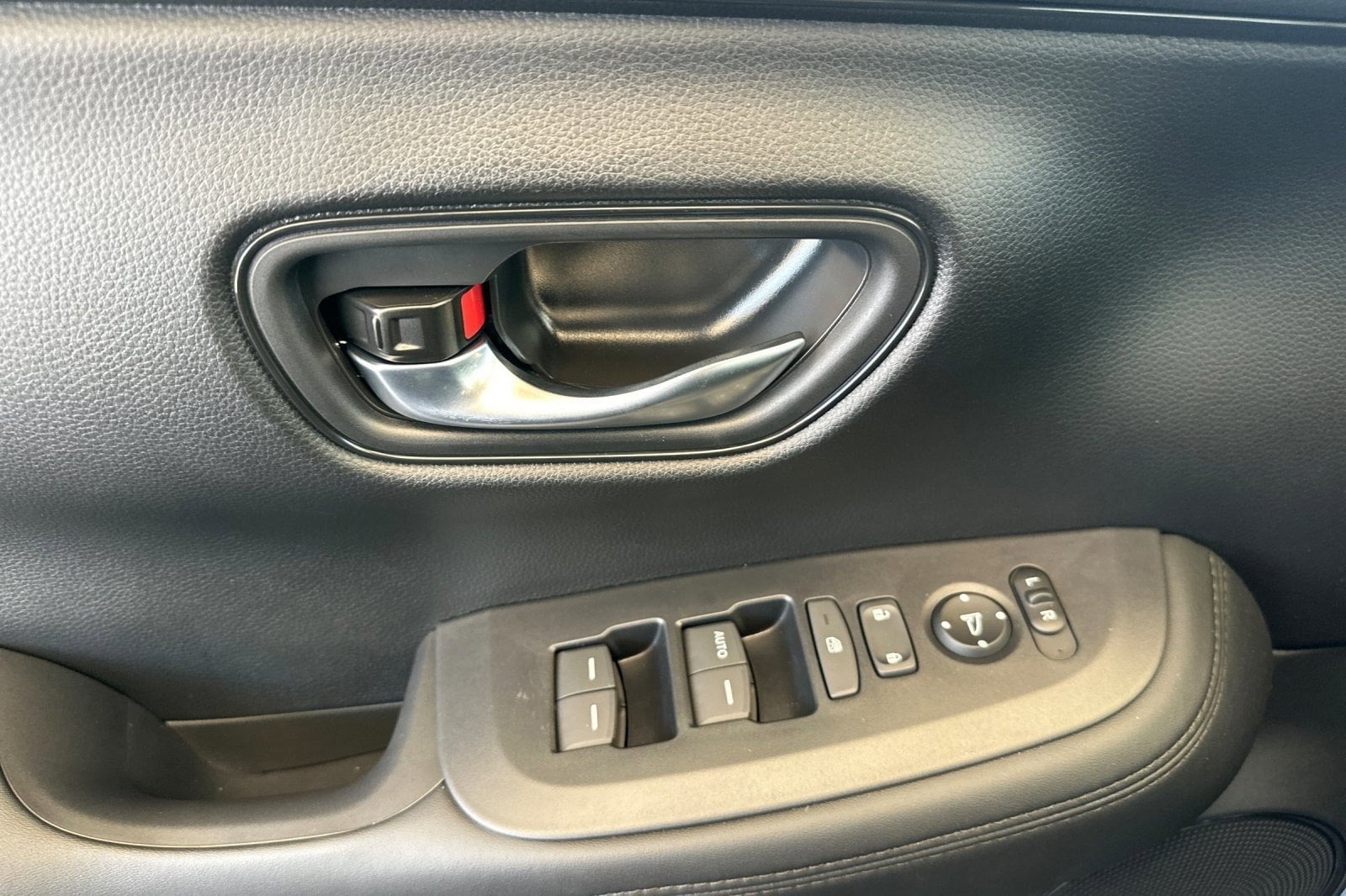 2026 Honda HR-V LX - Photo 27