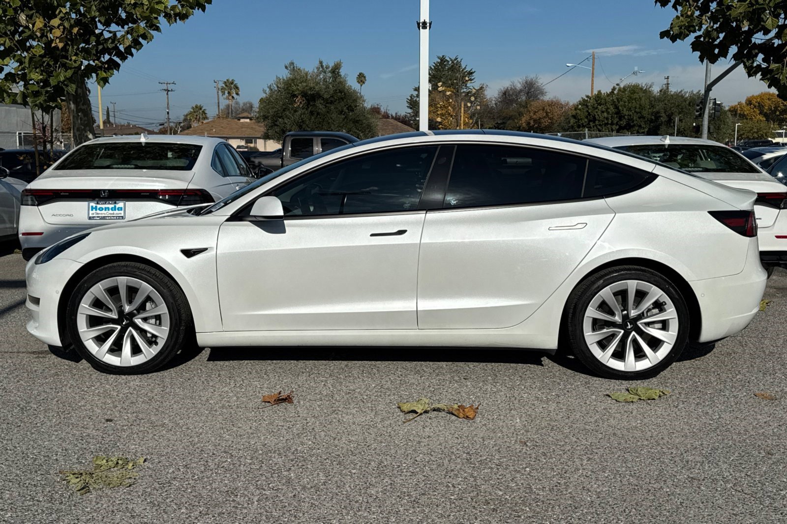 2022 Tesla Model 3 Long Range photo 2