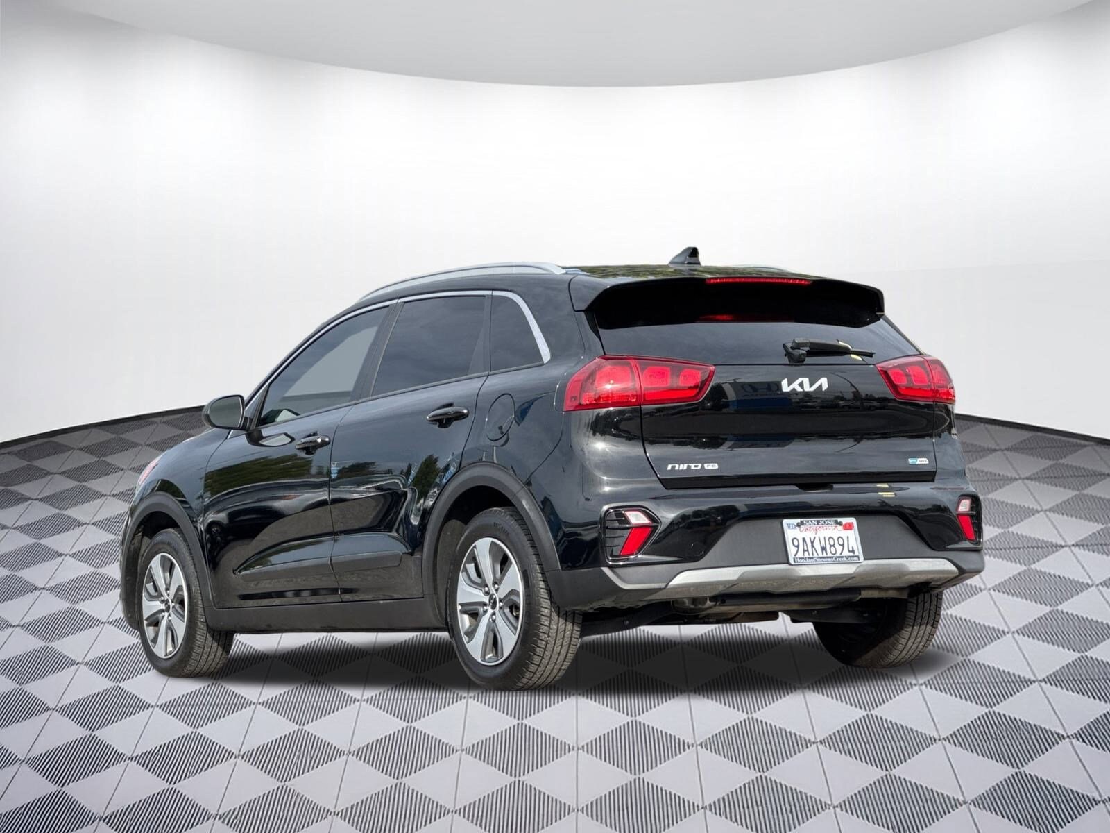 2022 Kia Niro LX photo 2