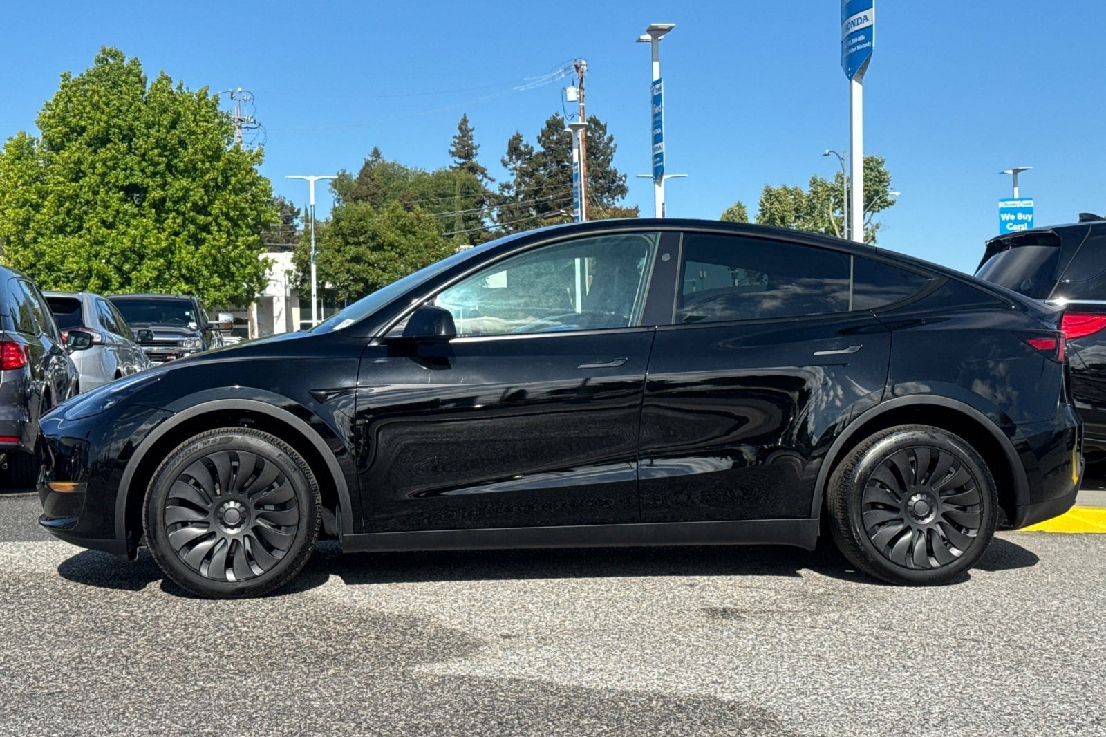Used 2024 Tesla Model Y Long Range with VIN 7SAYGDEE3RA269859 for sale in San Jose, CA