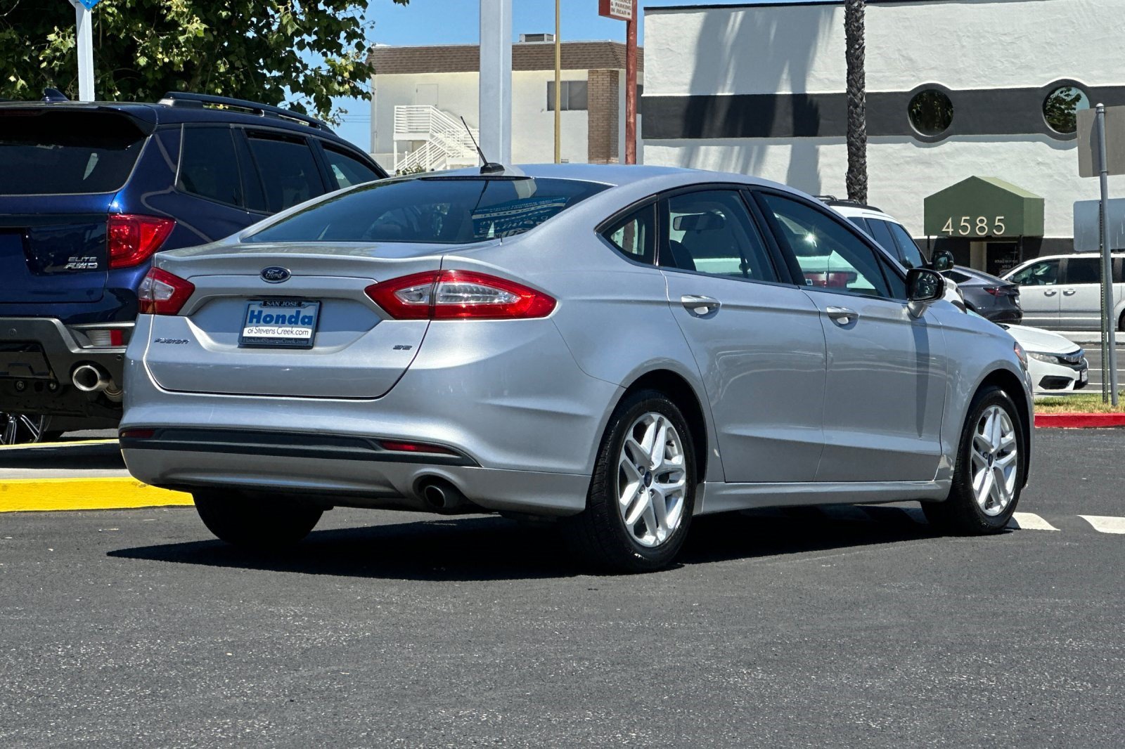 Fusion SE Sedan