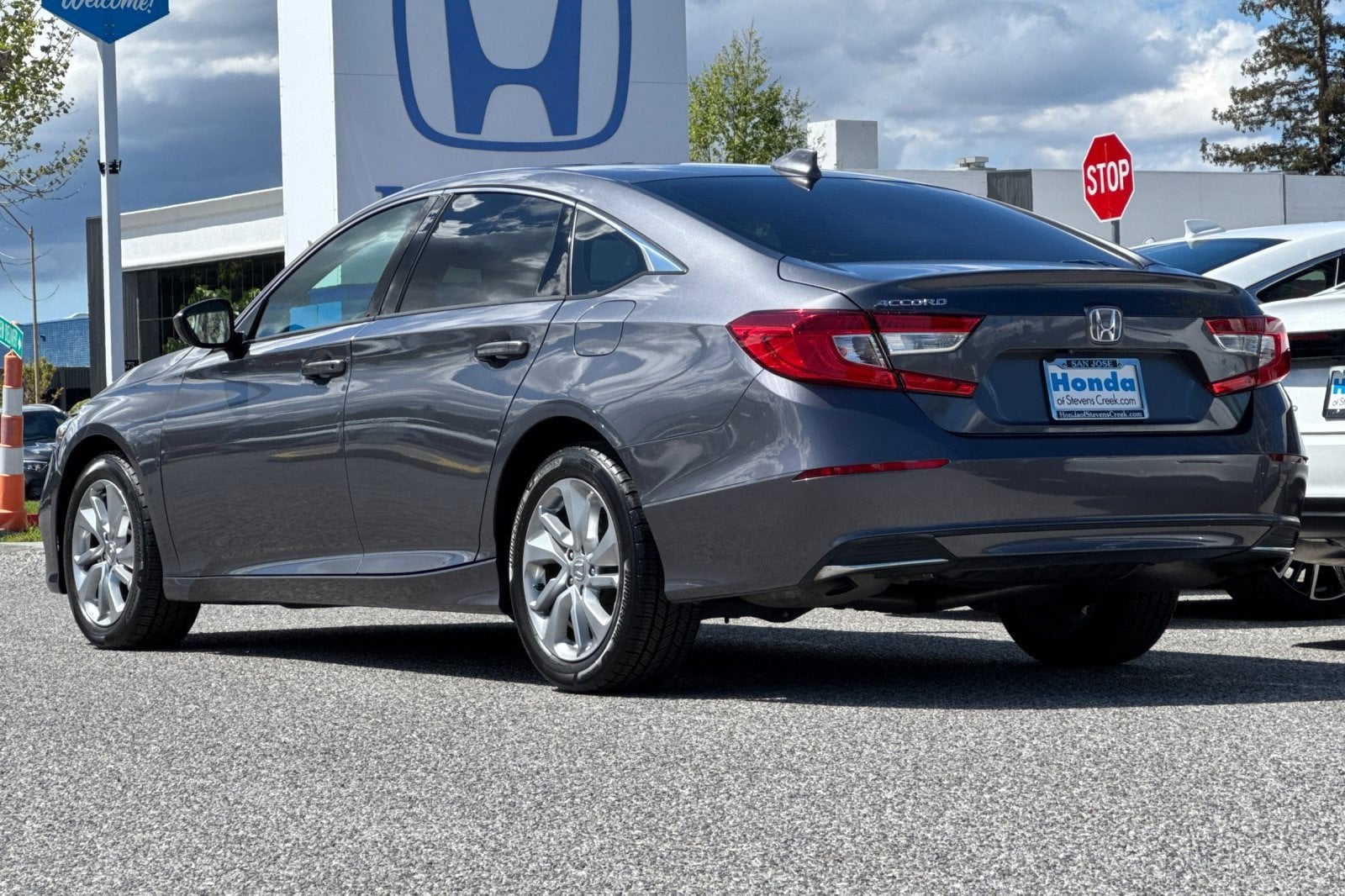 2020 Honda Accord LX 1.5T photo 2