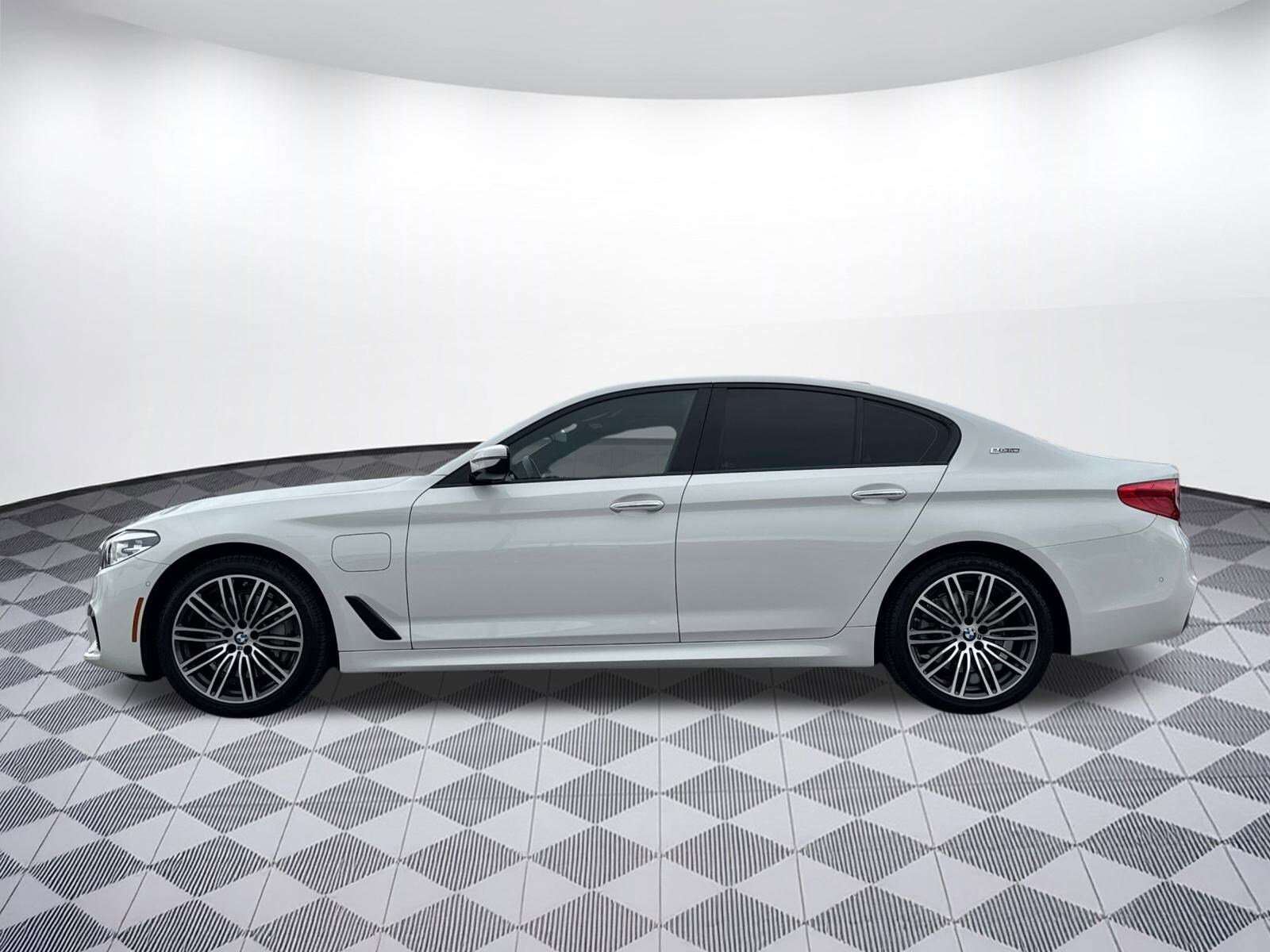 2018 Bmw 530e Sedan photo 2