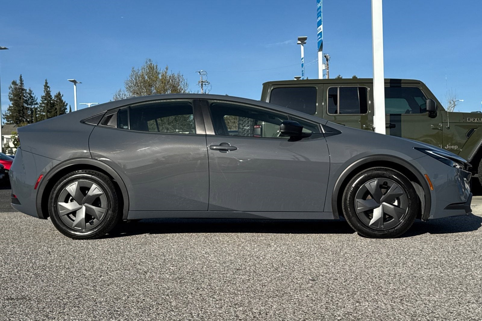 2024 Toyota Prius LE photo 6