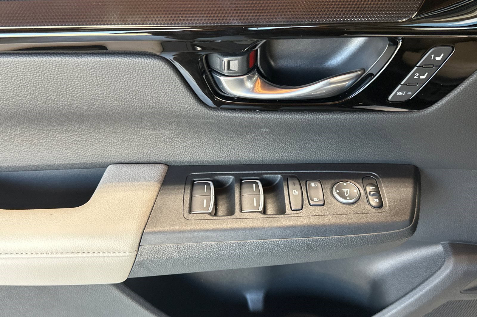 2026 Honda CR-V EX-L photo 4