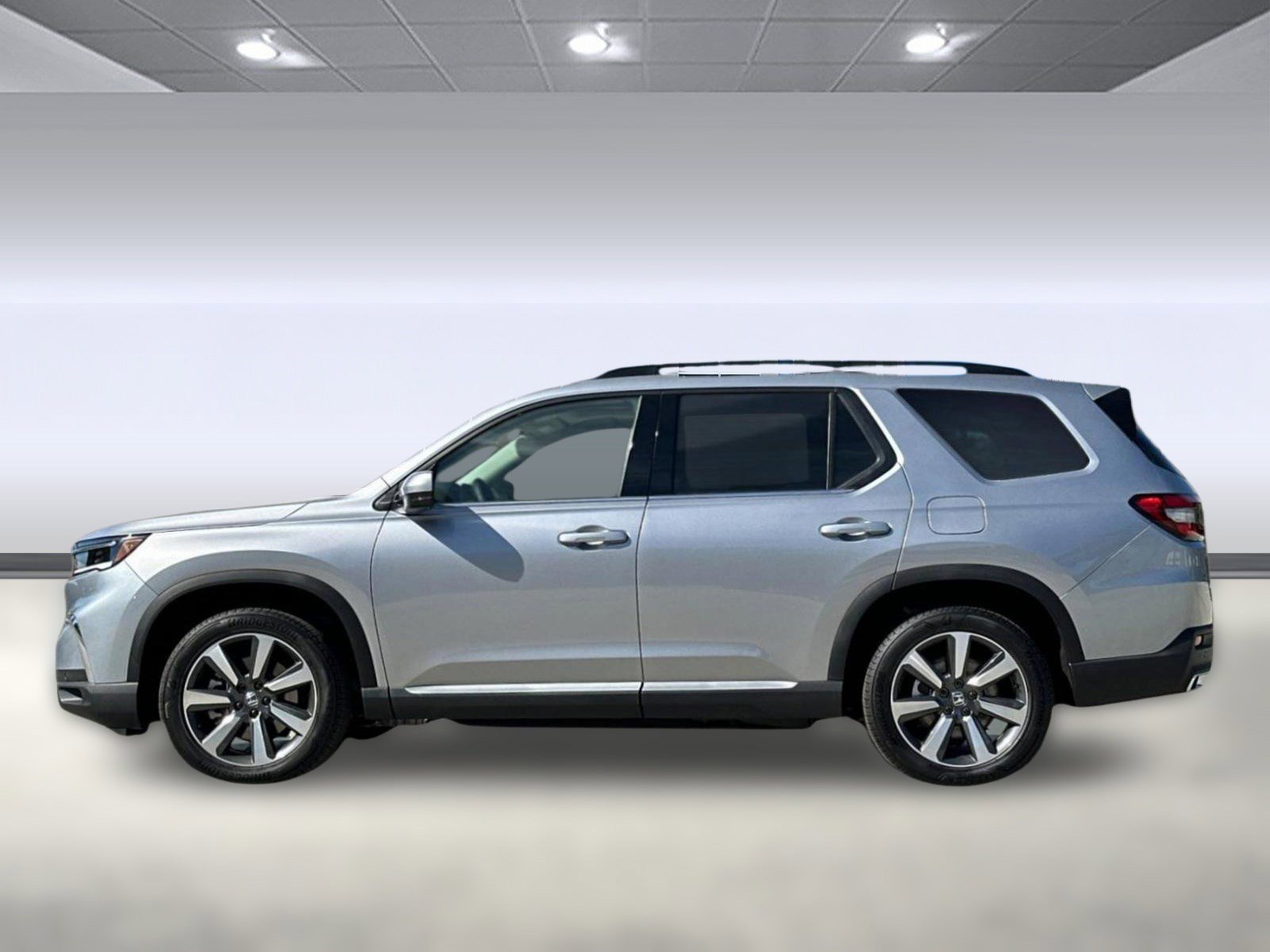 2025 Honda Pilot Touring photo 2