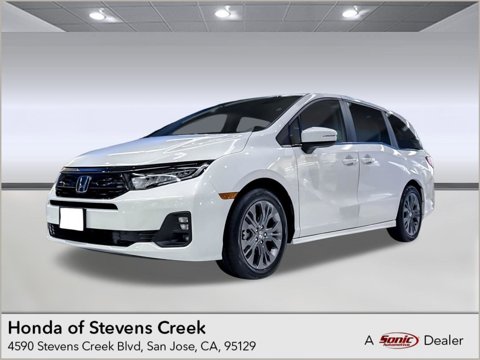 2026 Honda Odyssey Touring's photo