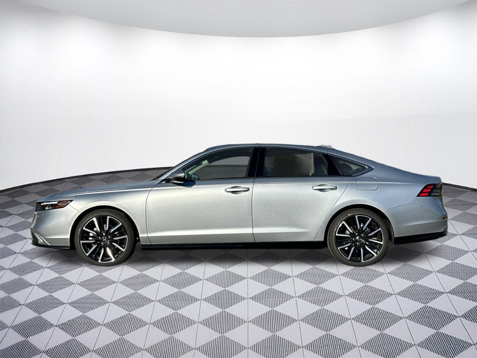 2025 Honda Accord Hybrid Touring photo 2