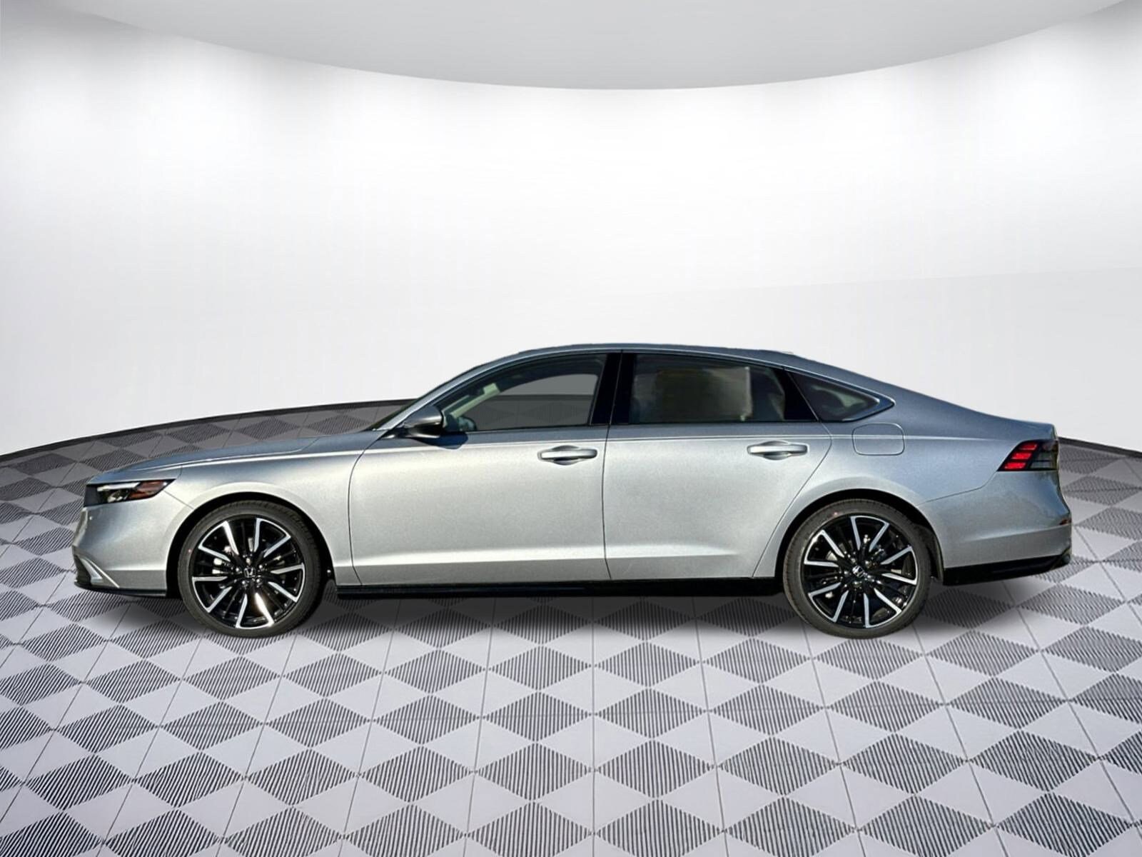 2025 Honda Accord Hybrid Touring photo 2