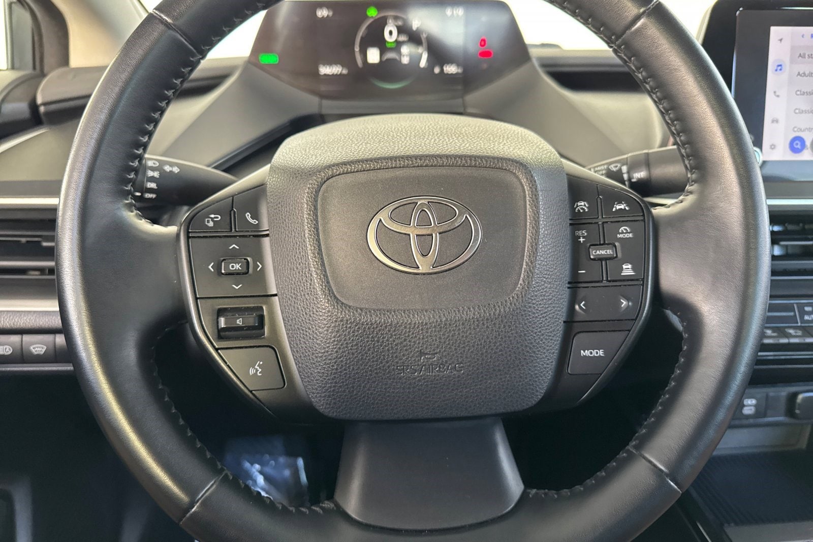 2024 Toyota Prius LE - Photo 16