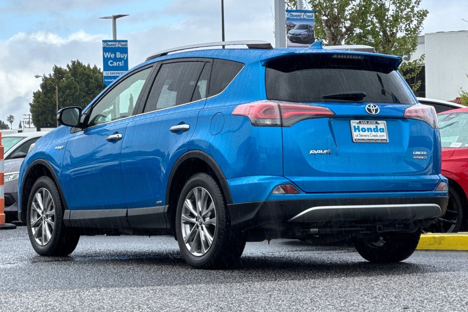 2016 Toyota RAV4 Hybrid Limited photo 2