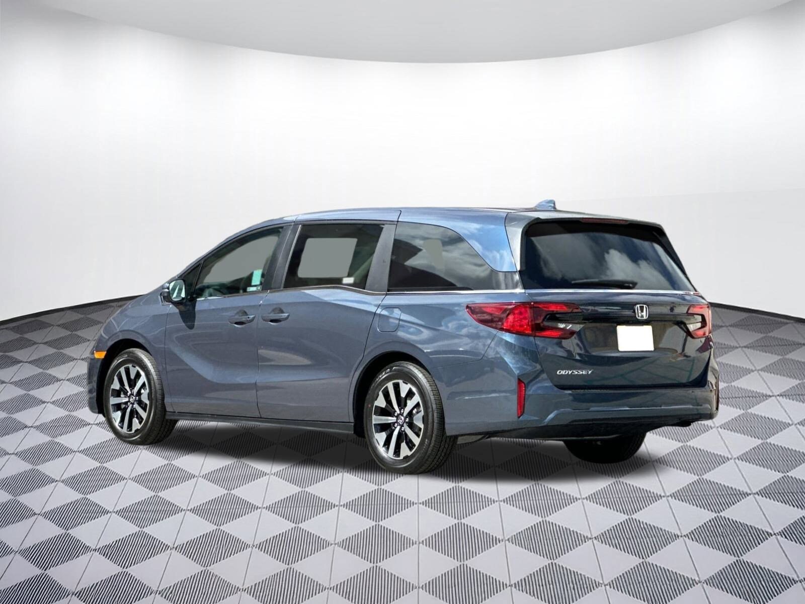 2026 Honda Odyssey EX-L photo 3