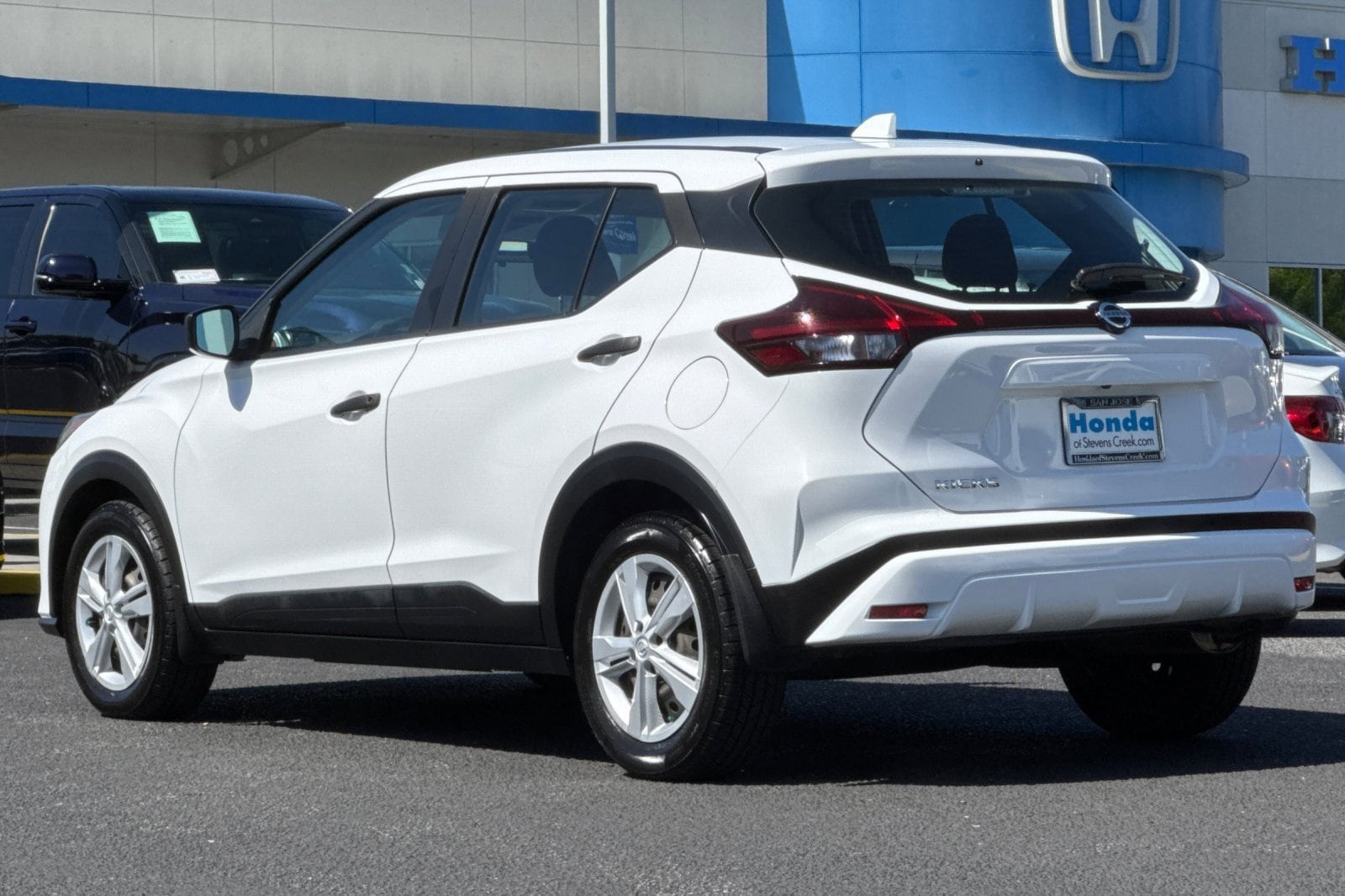 Kicks S SUV