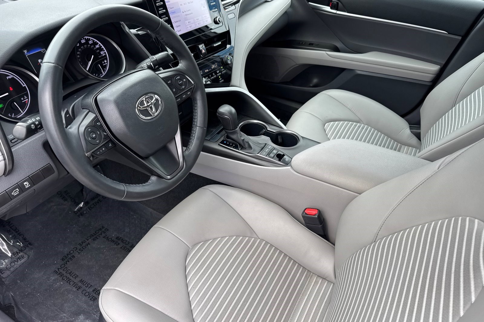 2023 Toyota Camry Hybrid SE photo 4