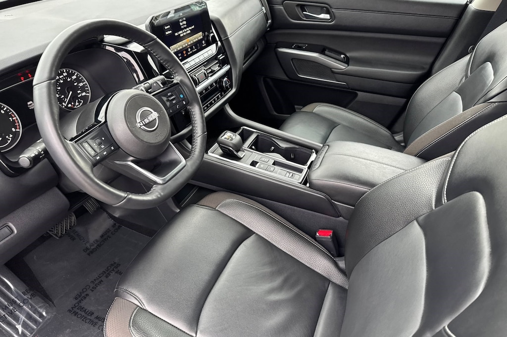 Used 2024 Nissan Pathfinder SL SUV