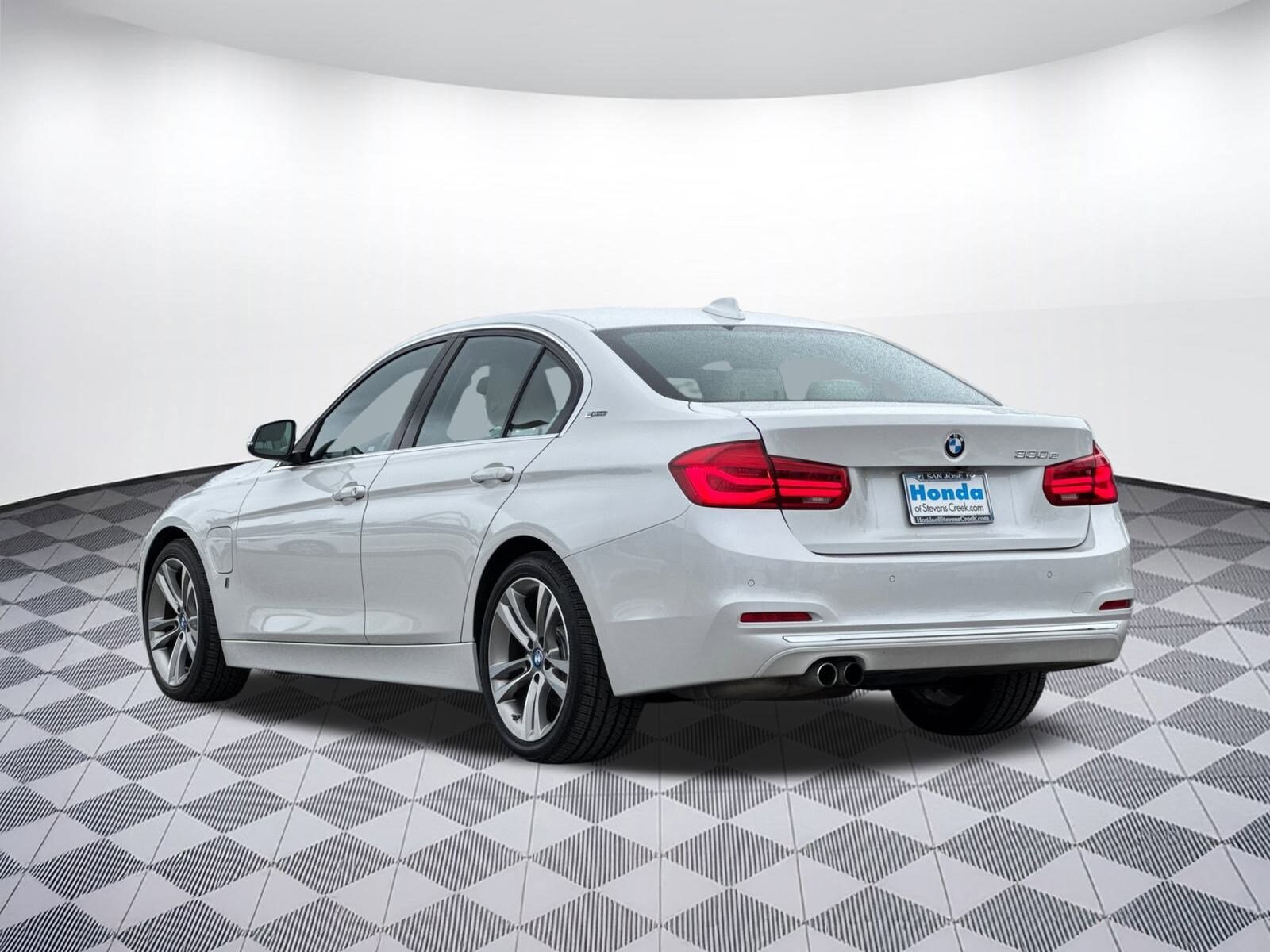 2017 Bmw 330e 3-Series photo 3