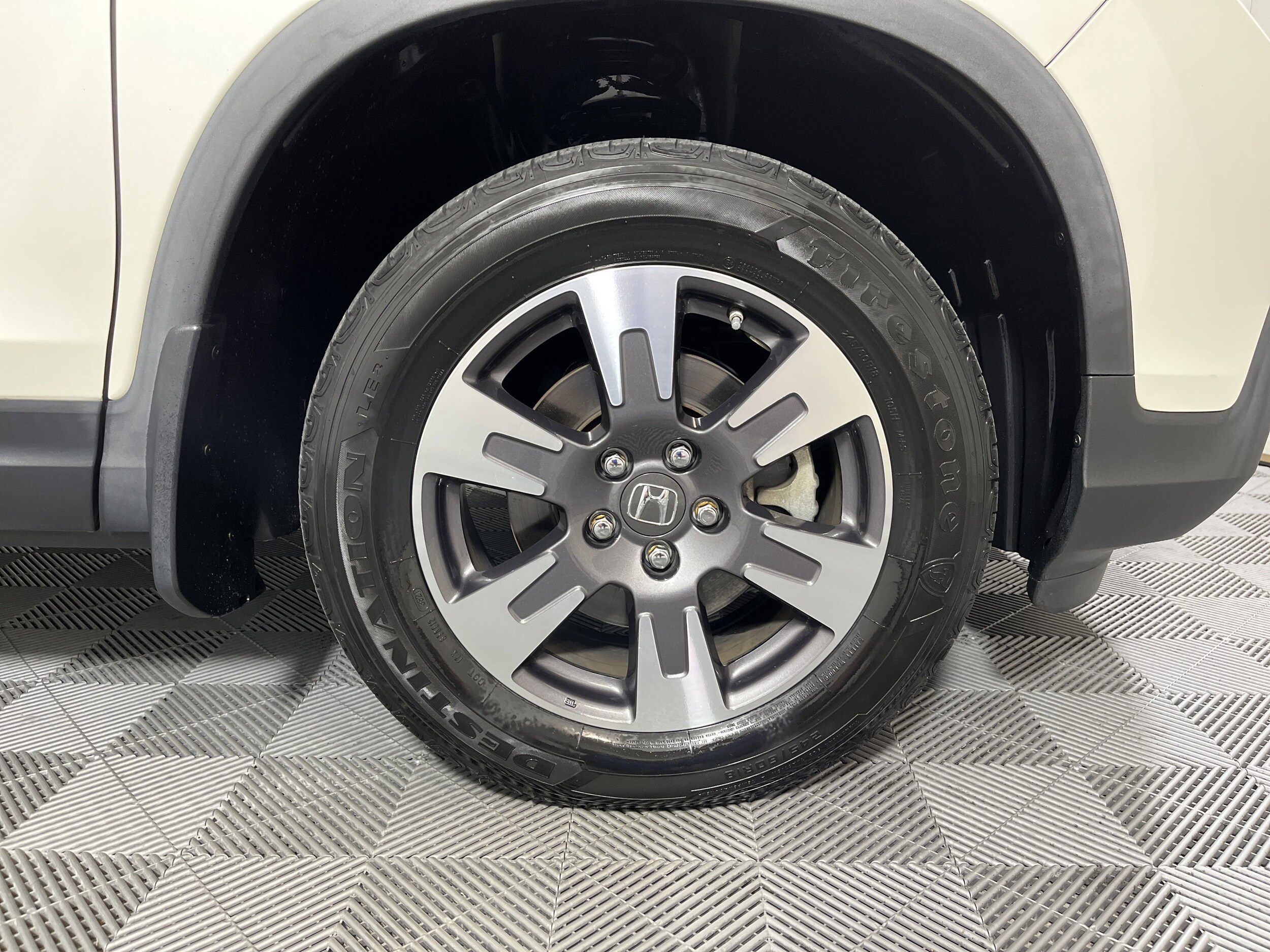 2019 Honda Ridgeline RTL-T photo 2