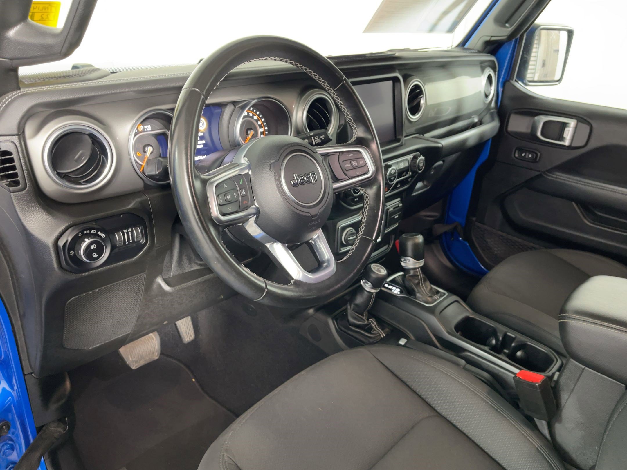 2022 Jeep Gladiator Overland photo 3