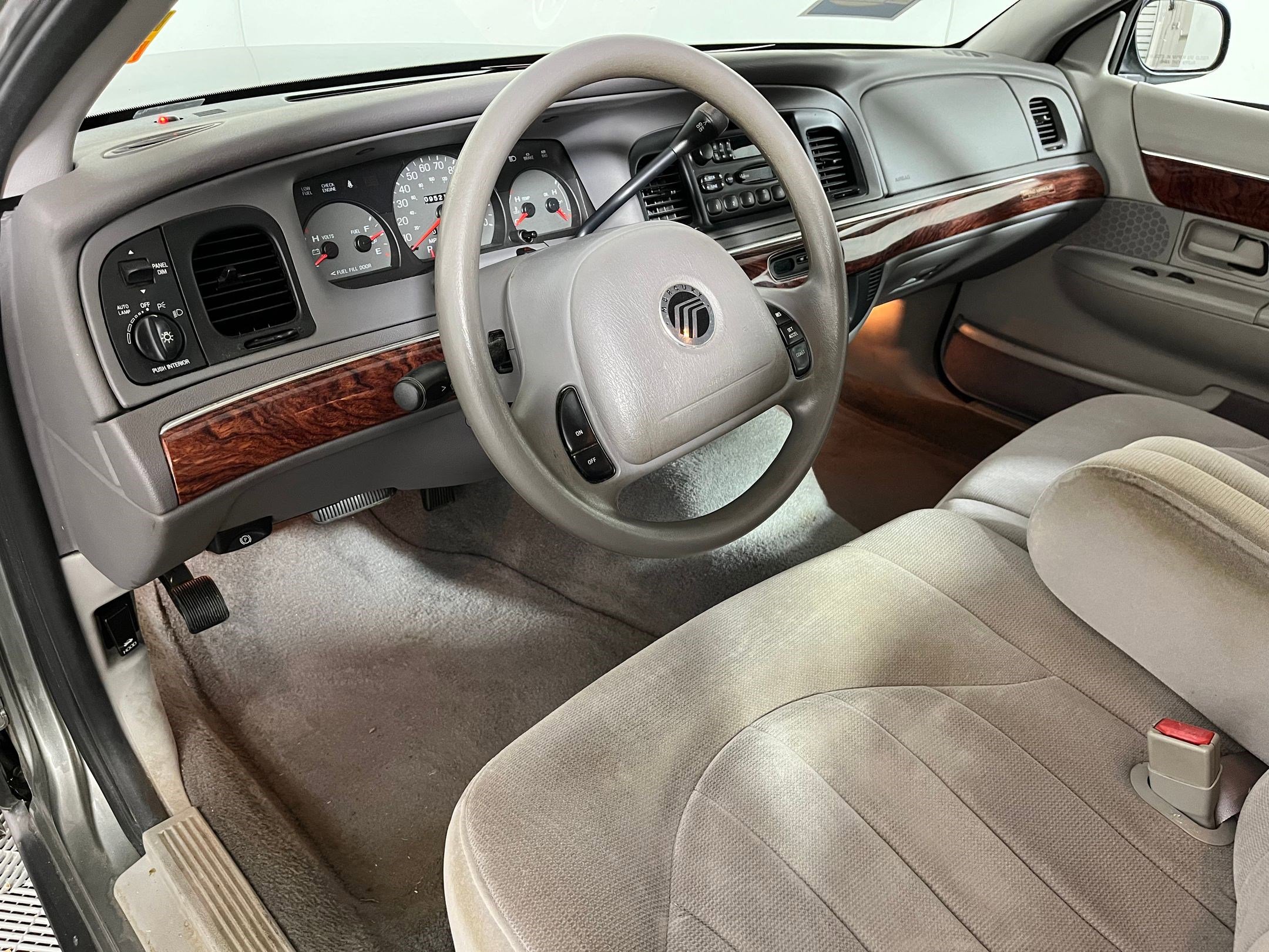 2001 Mercury Grand Marquis GS photo 3