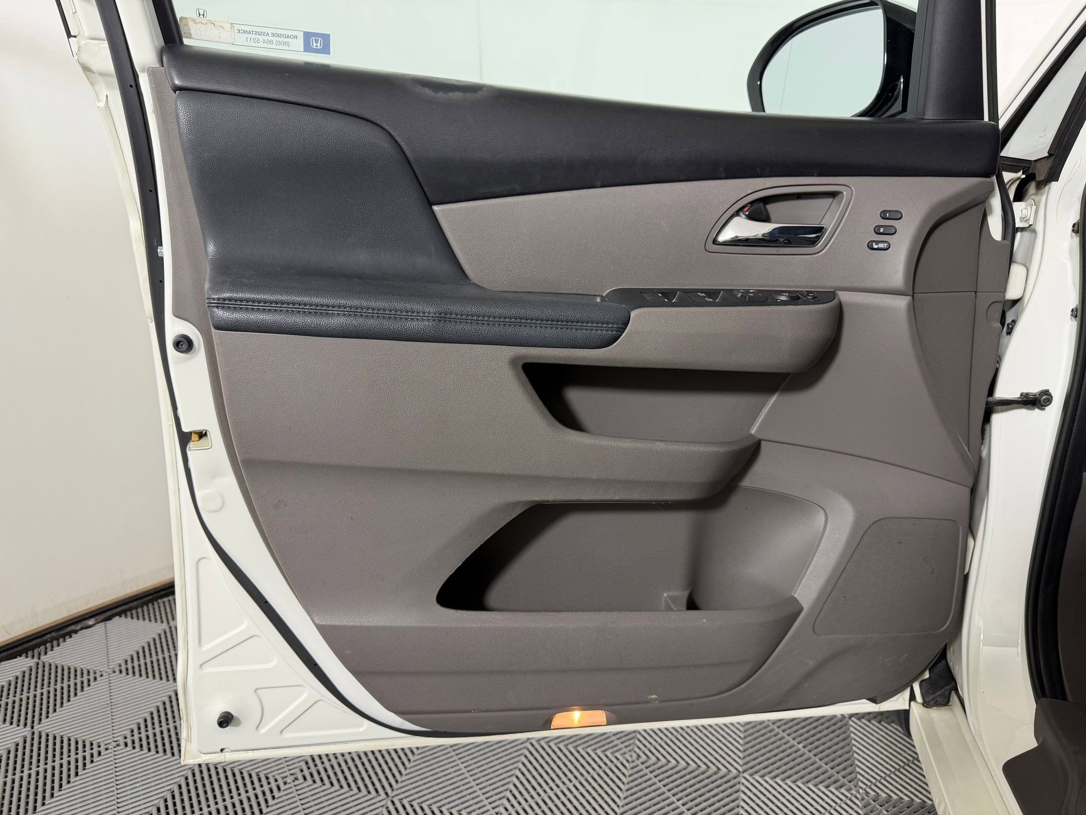 2017 Honda Odyssey Touring - Photo 21
