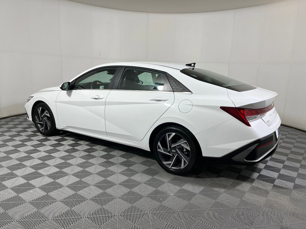 Used 2025 Hyundai Elantra SEL Convenience Sedan