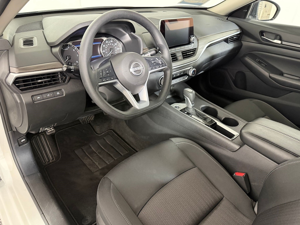 Used 2025 Nissan Altima SV Sedan