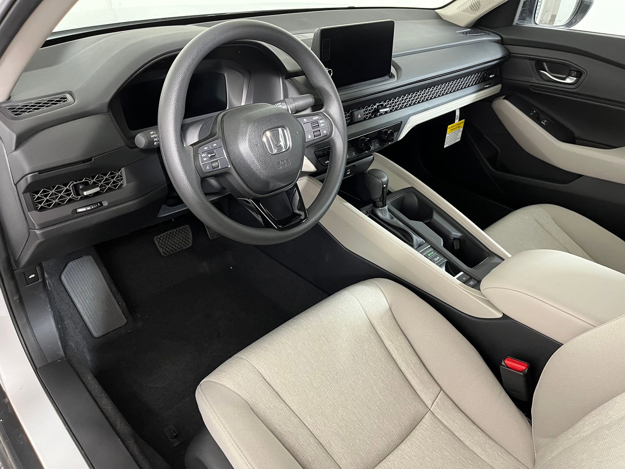 2026 Honda Accord SE - Photo 3