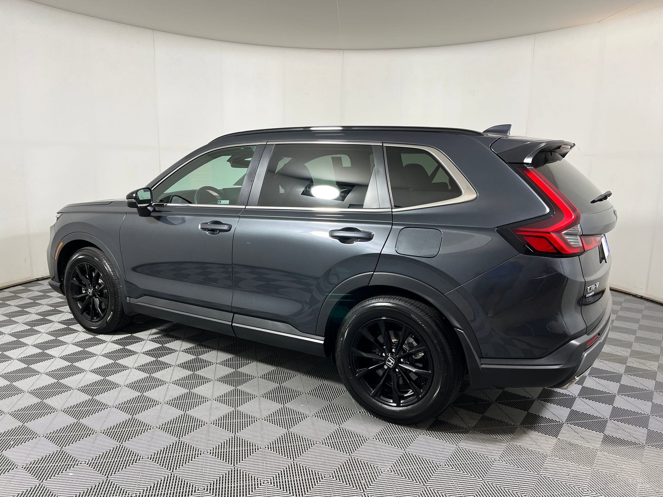 2023 Honda CR-V Hybrid Sport photo 2