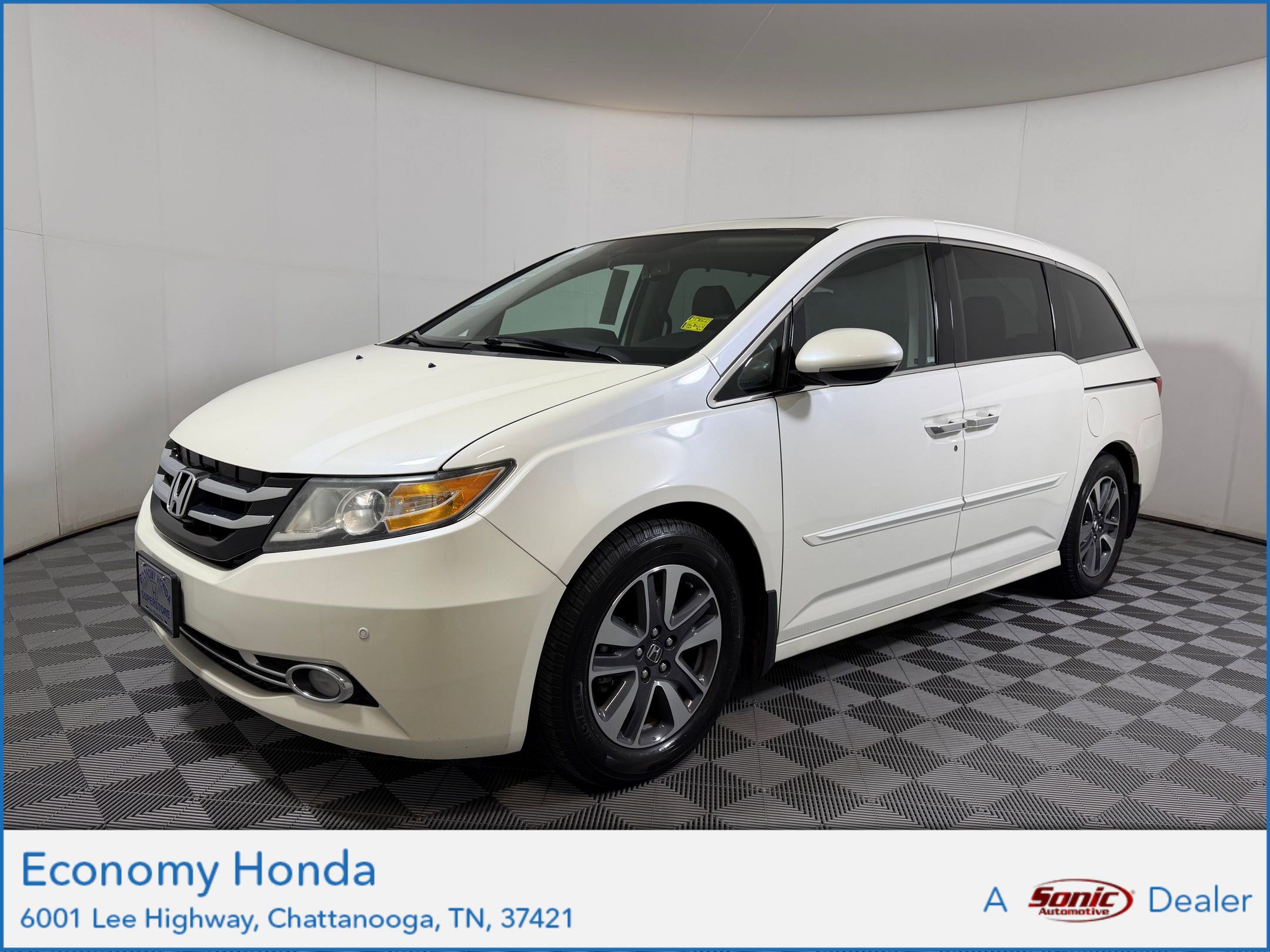 2017 Honda Odyssey Touring's photo