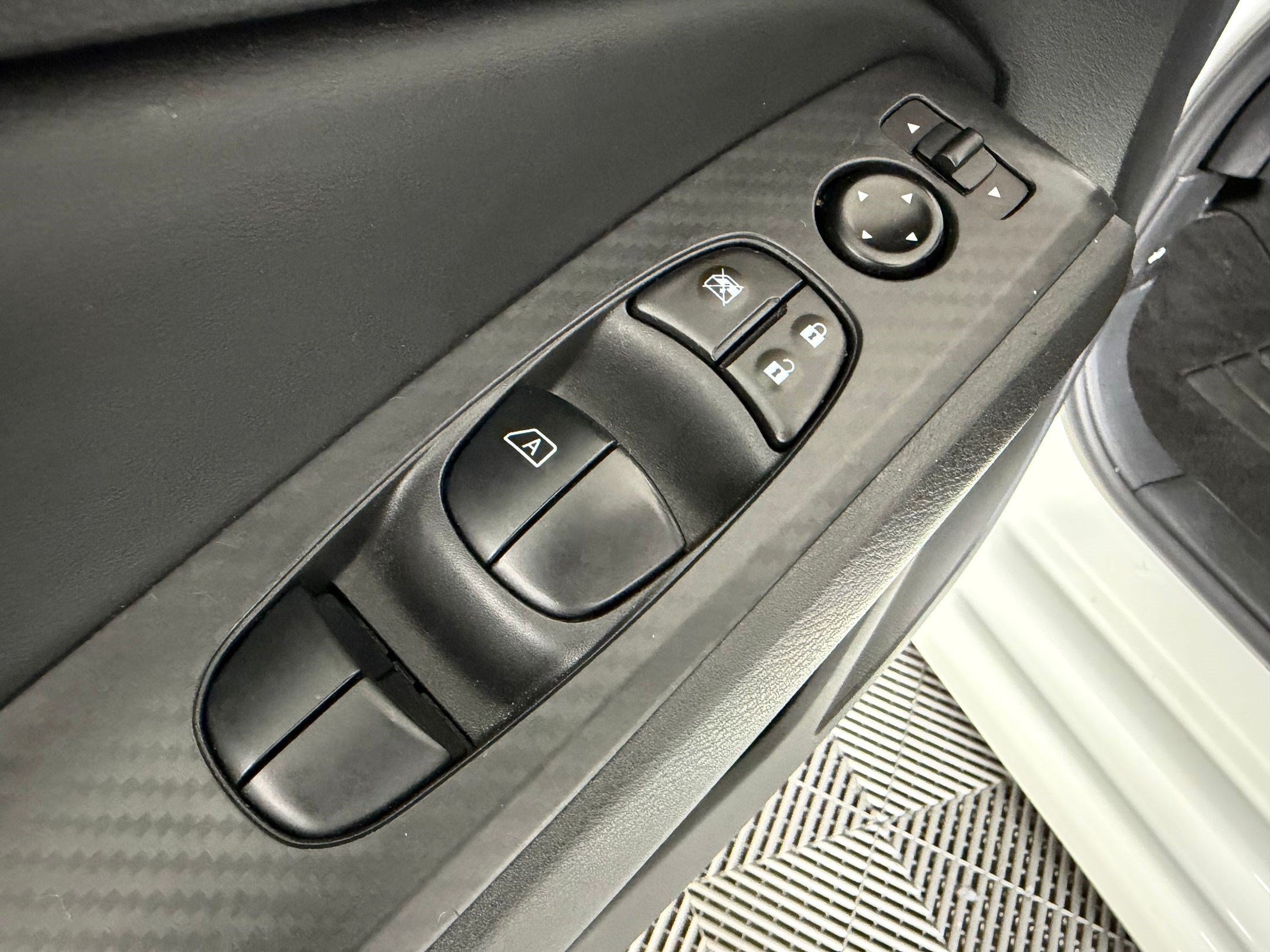 2025 Nissan Altima SV - Photo 11