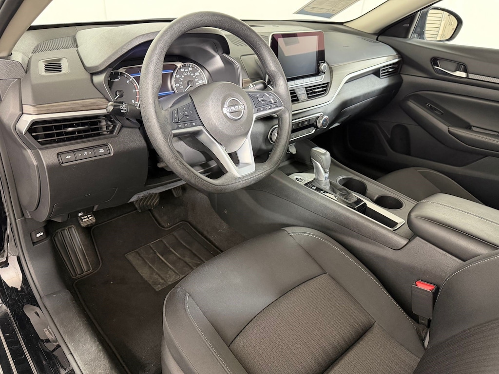 Used 2025 Nissan Altima SV Sedan