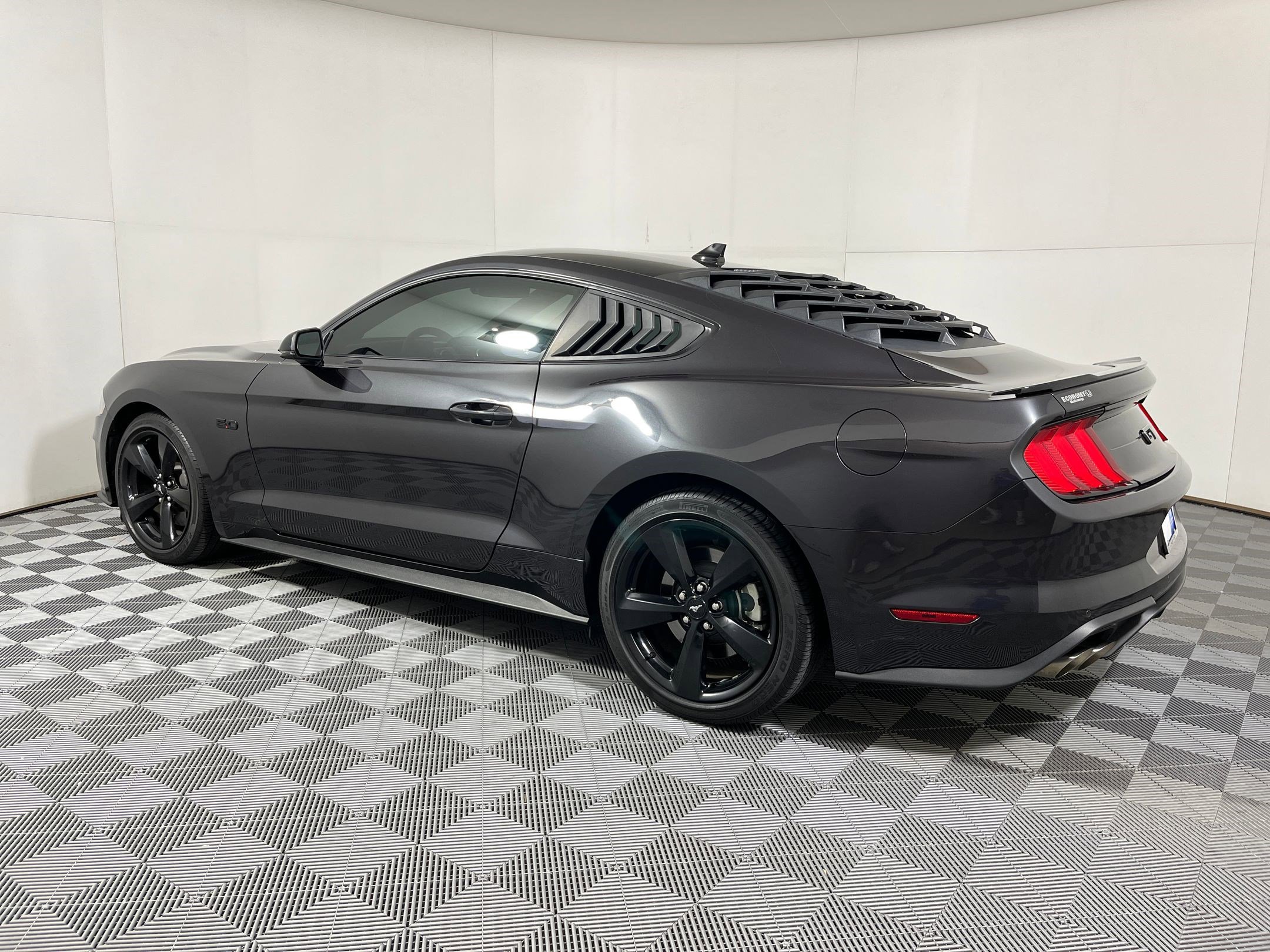 2022 Ford Mustang GT photo 2