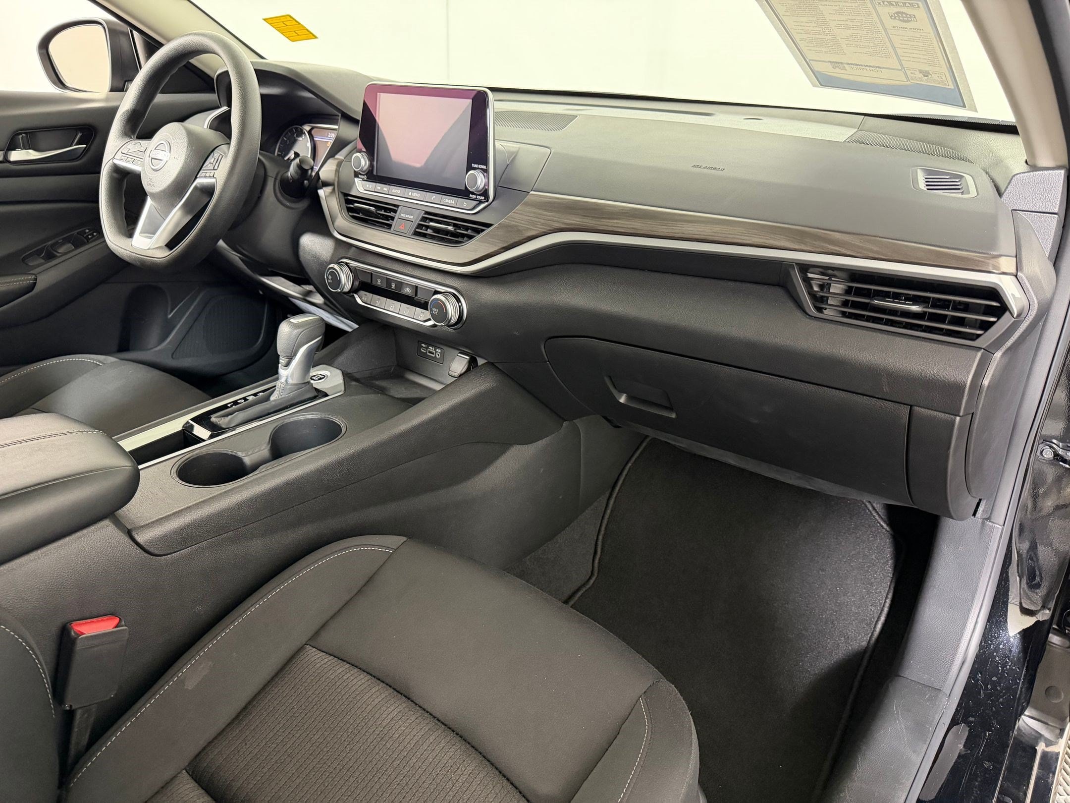2025 Nissan Altima SV - Photo 25