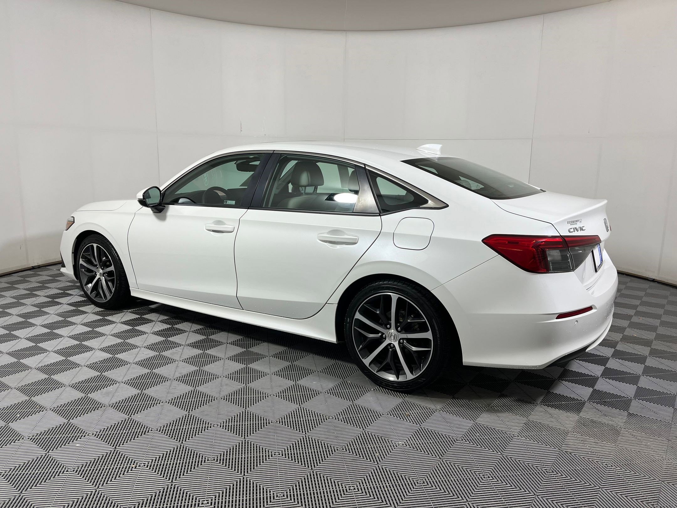 2023 Honda Civic Touring photo 2