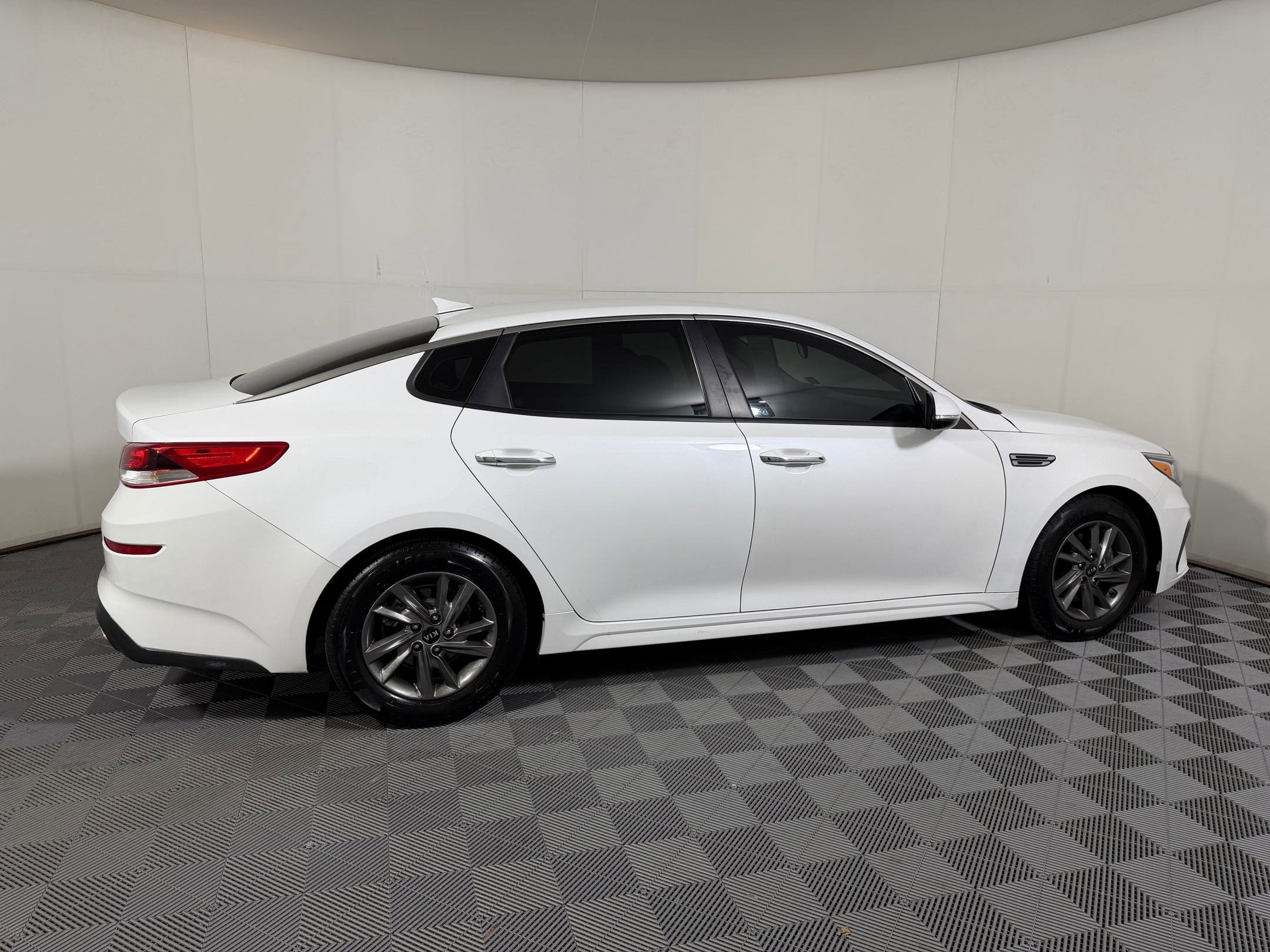 Optima LX Sedan