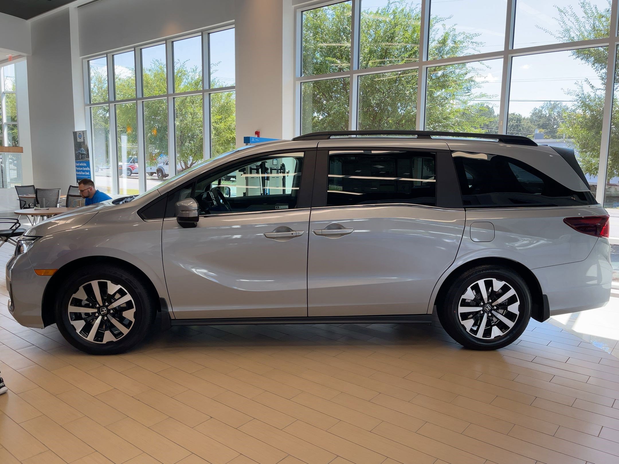 2026 Honda Odyssey EX-L photo 2