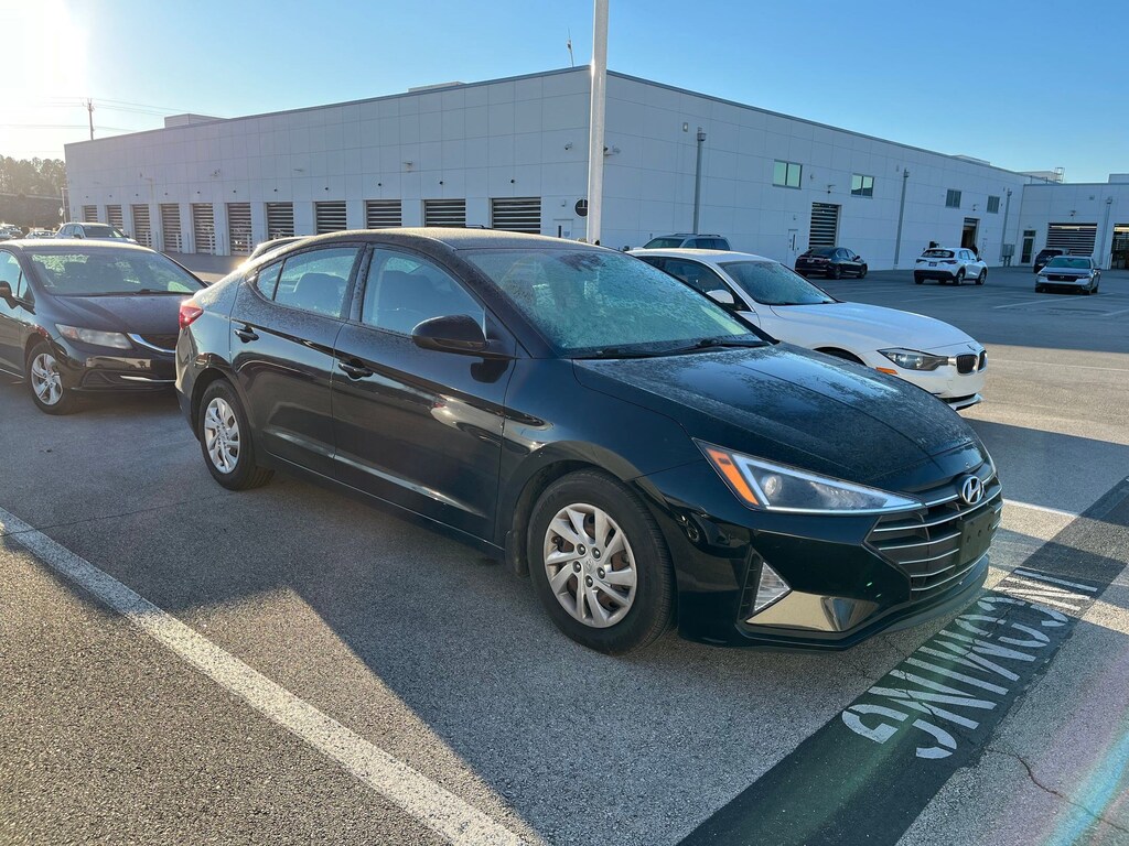 Used 2020 Hyundai Elantra SE Sedan