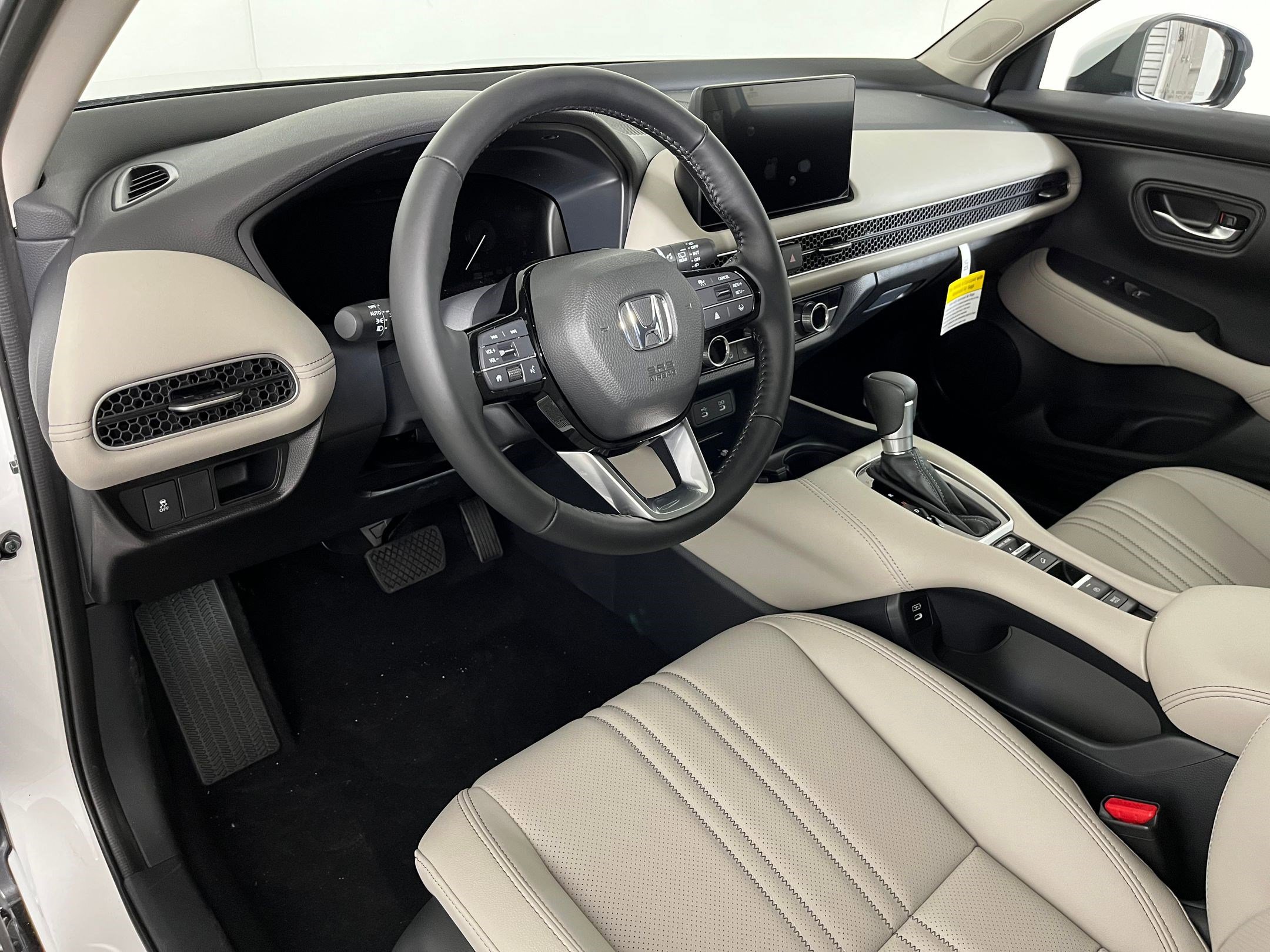 2026 Honda HR-V EX-L photo 3