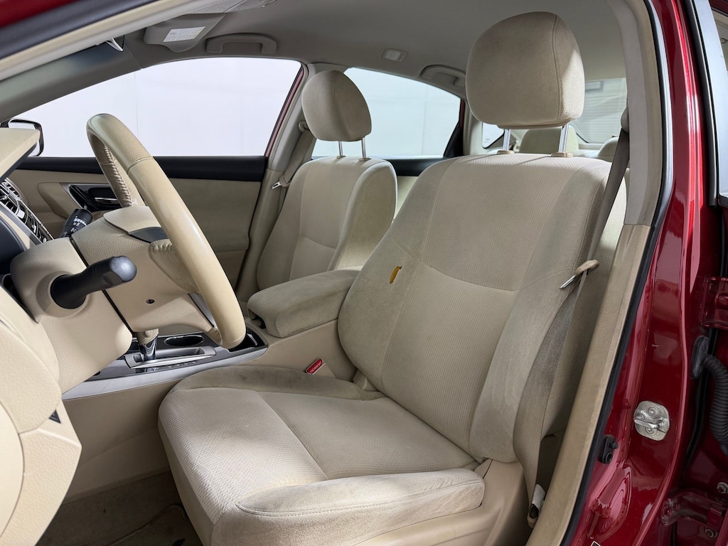 Used 2013 Nissan Altima 2.5 SV Sedan